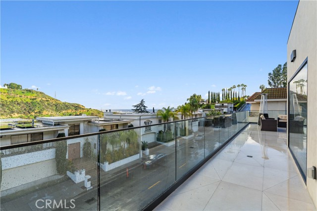 Detail Gallery Image 28 of 30 For 2369 Jupiter Dr, Los Angeles,  CA 90046 - 4 Beds | 4 Baths