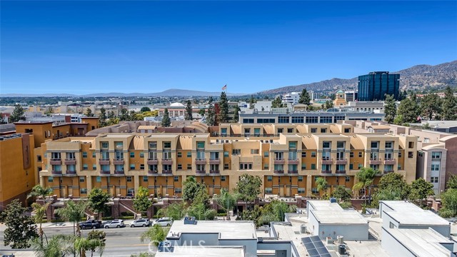 Detail Gallery Image 2 of 37 For 201 E Angeleno Ave #326,  Burbank,  CA 91502 - 2 Beds | 1 Baths