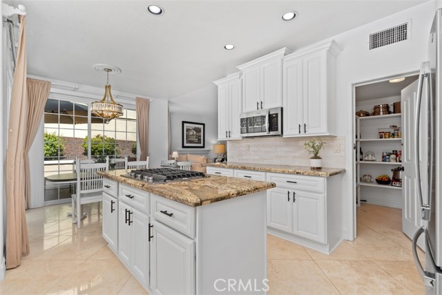 Detail Gallery Image 15 of 58 For 39 Highpoint, Rancho Santa Margarita,  CA 92679 - 4 Beds | 3/1 Baths