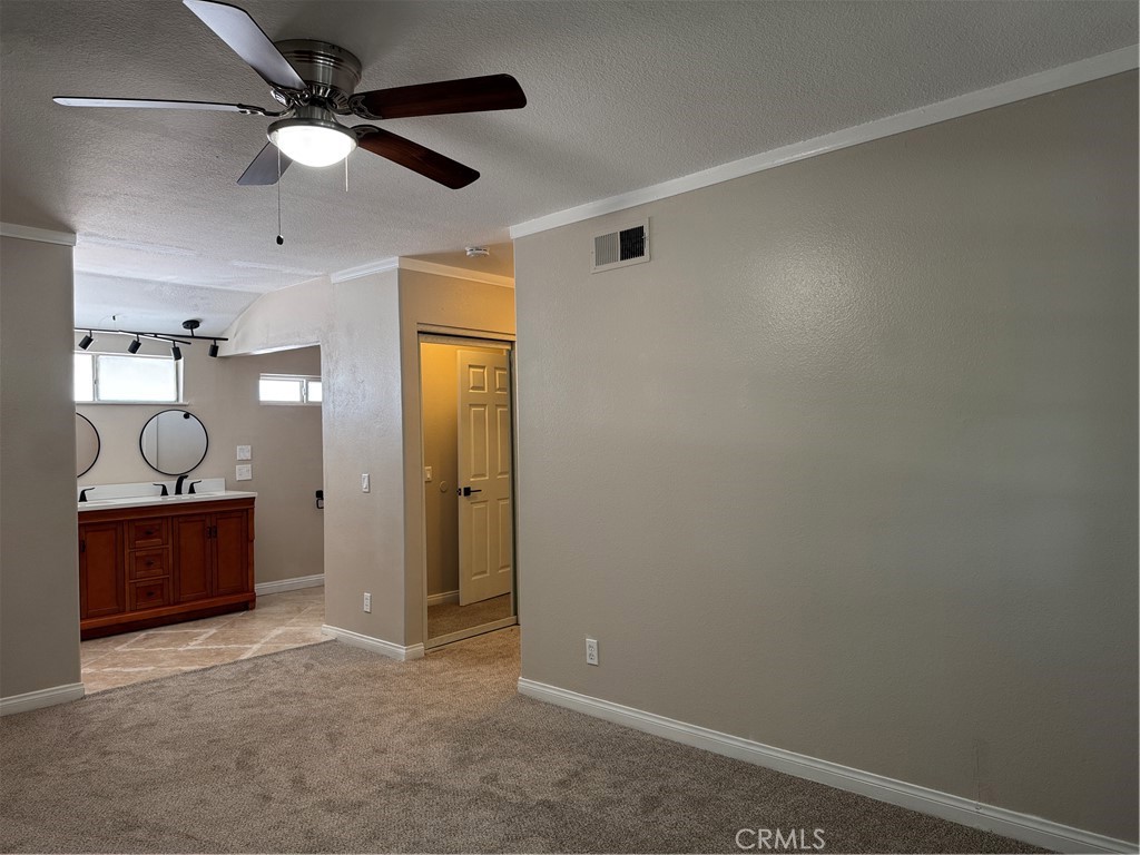 525b1305 2f72 46a3 9614 Ff7fe4ede33d