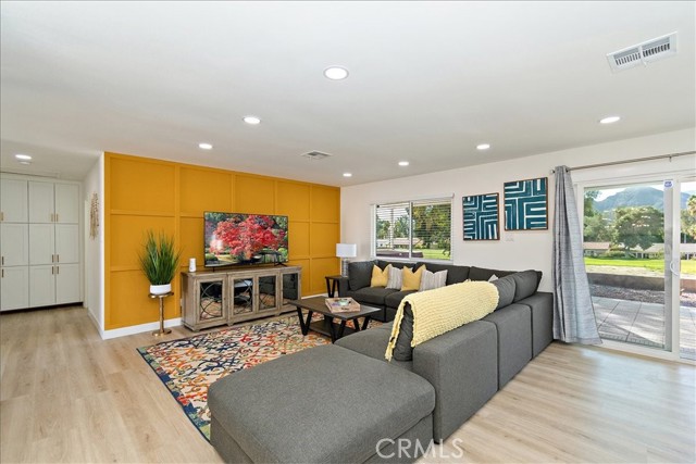 76733 California Drive, Palm Desert CA: https://media.crmls.org/medias/525bc377-3b6a-484f-961c-c1c6274f7940.jpg