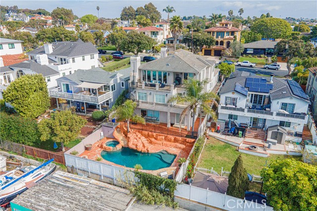 627 Gertruda Avenue, Redondo Beach, California 90277, 6 Bedrooms Bedrooms, ,5 BathroomsBathrooms,Residential,For Sale,Gertruda,SB25035773