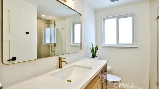 2737 Lorenzo Avenue, Costa Mesa CA: https://media.crmls.org/medias/525d2f99-a9b3-40b4-bcd9-25509c58d07e.jpg