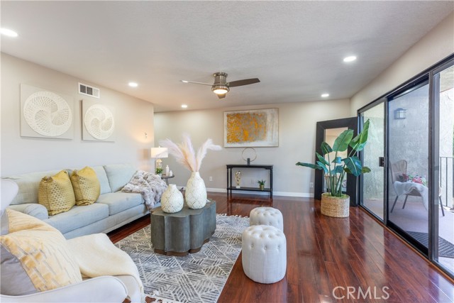 Detail Gallery Image 15 of 46 For 3530 Elm Ave #112,  Long Beach,  CA 90755 - 2 Beds | 2 Baths