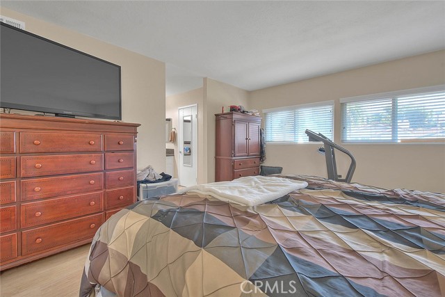 Image 42 of 65 For 5 Navajo Trail Lane