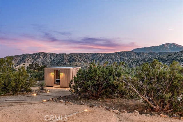 48575 Paradise Avenue, Morongo Valley CA: https://media.crmls.org/medias/525e6ac4-e874-4dde-b2a0-c7dd0af5b007.jpg