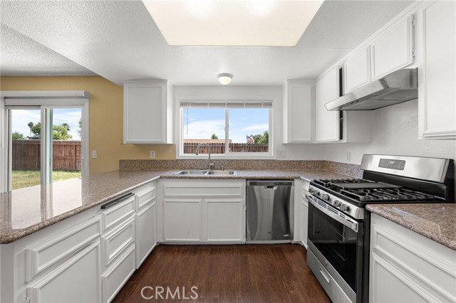 27719 21st Street, Highland CA: https://media.crmls.org/medias/525ec439-5c6f-4577-a510-7b5d047012d6.jpg