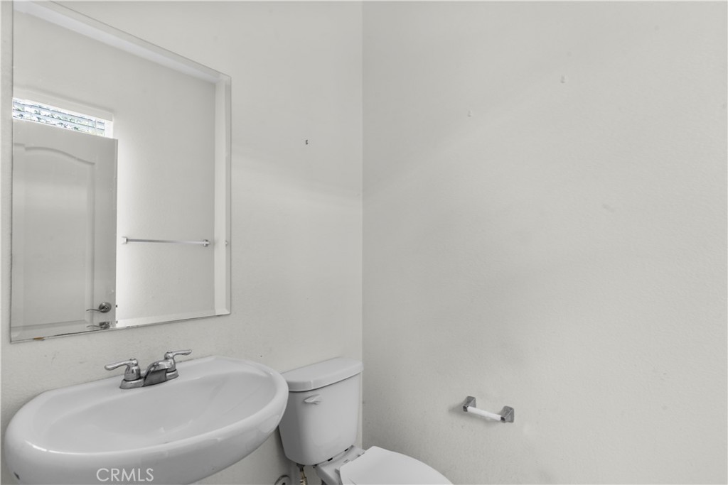 https://media.crmls.org/medias/525f64c5-ed71-4712-af9a-7c9e4ed95b46.jpg?preset=X-Large