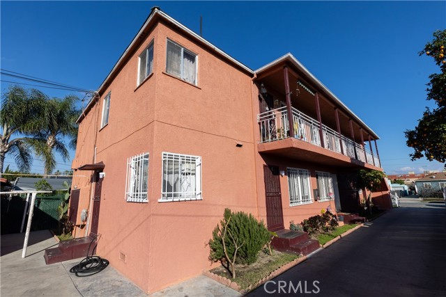 Detail Gallery Image 4 of 22 For 9723 San Juan, South Gate,  CA 90280 - – Beds | – Baths