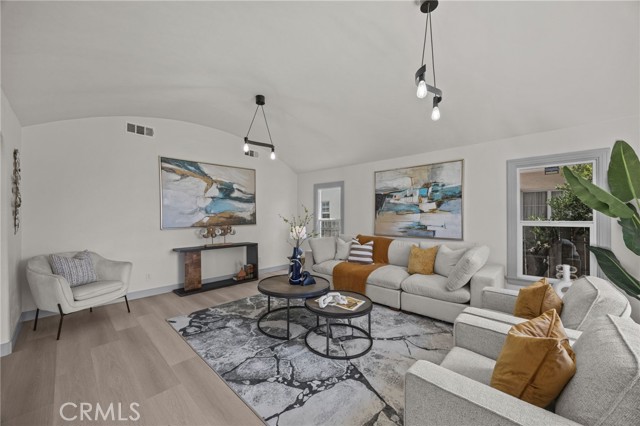 Detail Gallery Image 4 of 28 For 1520 S Olive Ave, Alhambra,  CA 91803 - 4 Beds | 3/1 Baths
