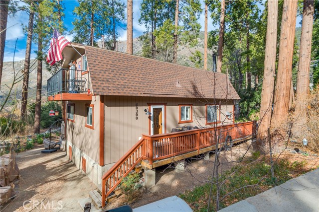 Detail Gallery Image 3 of 29 For 40300 Valley of the Falls Dr, Forest Falls,  CA 92339 - 3 Beds | 2 Baths