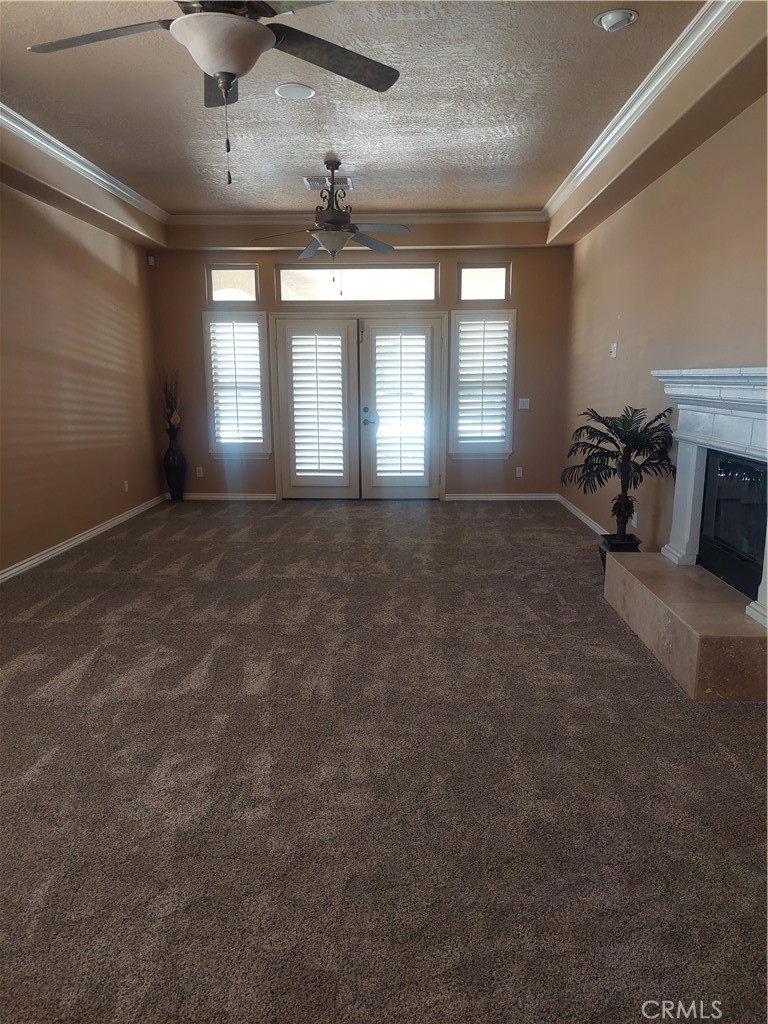 https://media.crmls.org/medias/526069f4-7c11-4b93-83b4-1d402f0172ac.jpg?preset=X-Large