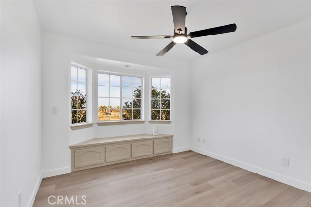 Detail Gallery Image 18 of 71 For 329 Lindero Rd, Pinon Hills,  CA 92372 - 7 Beds | 4 Baths