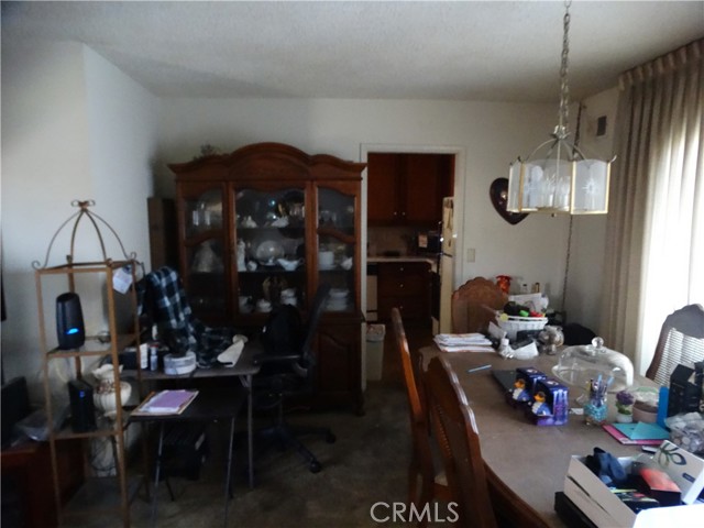 Detail Gallery Image 11 of 14 For 165 S Connie Cir, Anaheim,  CA 92806 - 4 Beds | 2/1 Baths