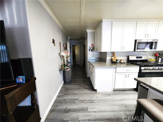 Detail Gallery Image 12 of 39 For 3825 Crestmore Rd #437,  Riverside,  CA 92509 - 4 Beds | 2 Baths