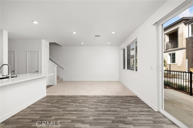 Detail Gallery Image 9 of 30 For 2753 E Amberley Privado, Ontario,  CA 91762 - 3 Beds | 2/1 Baths