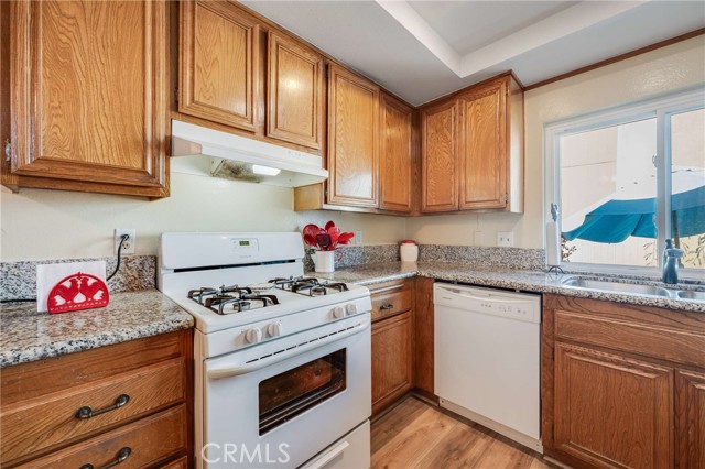 Detail Gallery Image 10 of 28 For 3154 E Palm #53,  Fullerton,  CA 92831 - 2 Beds | 2 Baths