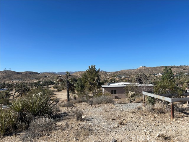 57976 Buena Vista Drive, Yucca Valley CA: https://media.crmls.org/medias/5264901f-0f22-47b8-9d3a-3f5b9e032623.jpg
