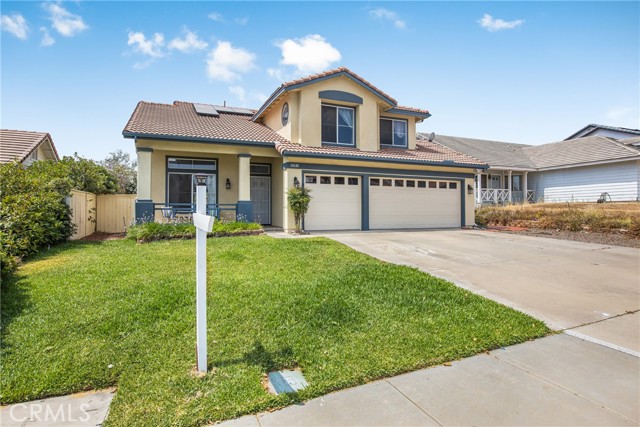 Detail Gallery Image 2 of 34 For 15232 Golden Sands St, Lake Elsinore,  CA 92530 - 4 Beds | 2/1 Baths