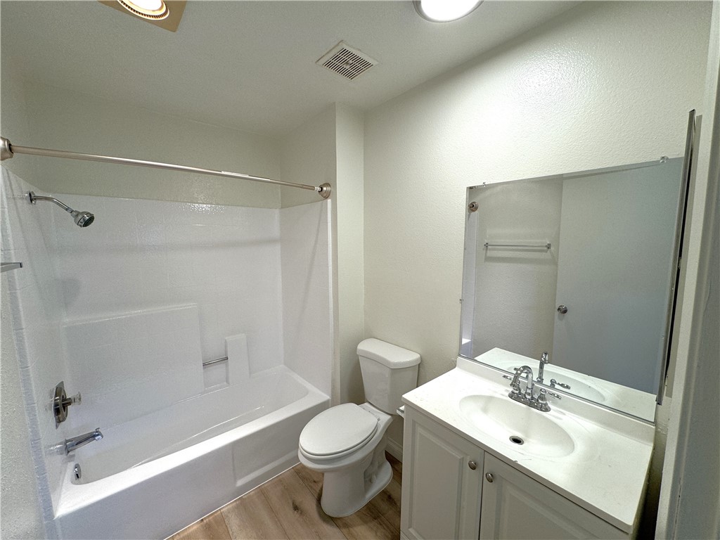 Detail Gallery Image 14 of 14 For 221 W Plymouth St #2,  Inglewood,  CA 90302 - 2 Beds | 2 Baths