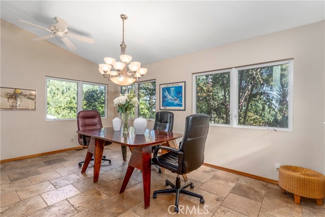 Detail Gallery Image 20 of 37 For 5653 Shirley Ave, Tarzana,  CA 91356 - 3 Beds | 2 Baths