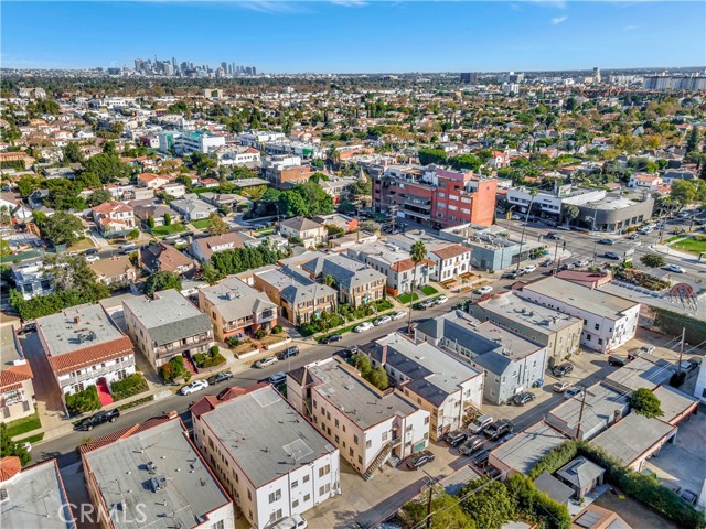 Detail Gallery Image 33 of 34 For 337 N Gardner St, Los Angeles,  CA 90036 - 8 Beds | 4 Baths