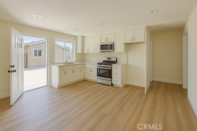 224 S Greenwood Avenue, Montebello CA: https://media.crmls.org/medias/5266c136-57e9-4af6-8829-c2d040f4d97e.jpg