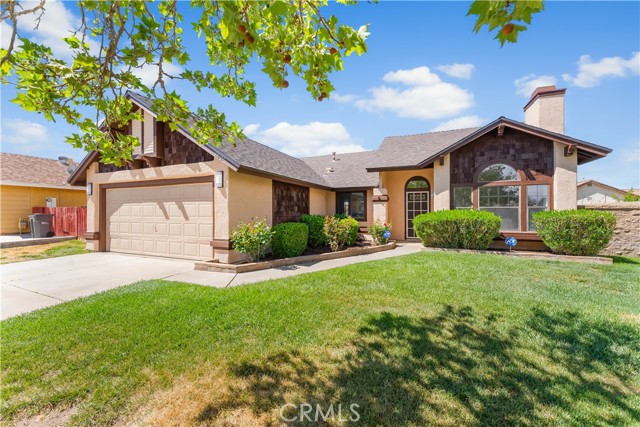 Detail Gallery Image 2 of 38 For 38027 Raintree, Palmdale,  CA 93552 - 3 Beds | 2 Baths