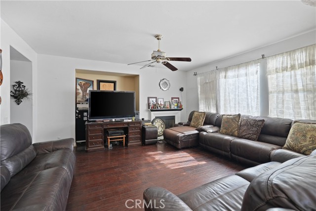 Detail Gallery Image 13 of 51 For 28385 Crispin, Moreno Valley,  CA 92555 - 6 Beds | 3/1 Baths