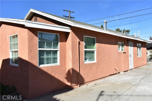 Detail Gallery Image 1 of 5 For 1237 1/2 E 48th St #BACK,  Los Angeles,  CA 90011 - 3 Beds | 1 Baths