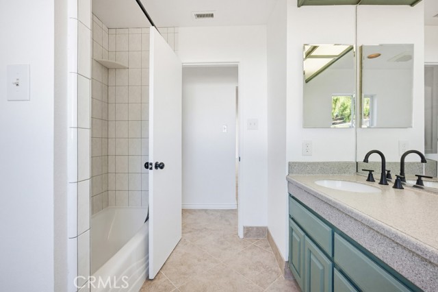 17380 Mockingbird Canyon, Riverside CA: https://media.crmls.org/medias/5267faaf-a3b7-4b22-9c26-e81736a7d10a.jpg