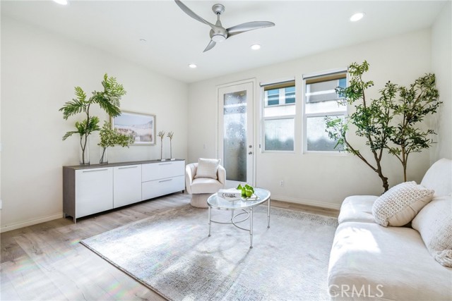 Detail Gallery Image 10 of 49 For 11130 Legion Loop #105,  El Monte,  CA 91731 - 3 Beds | 3 Baths