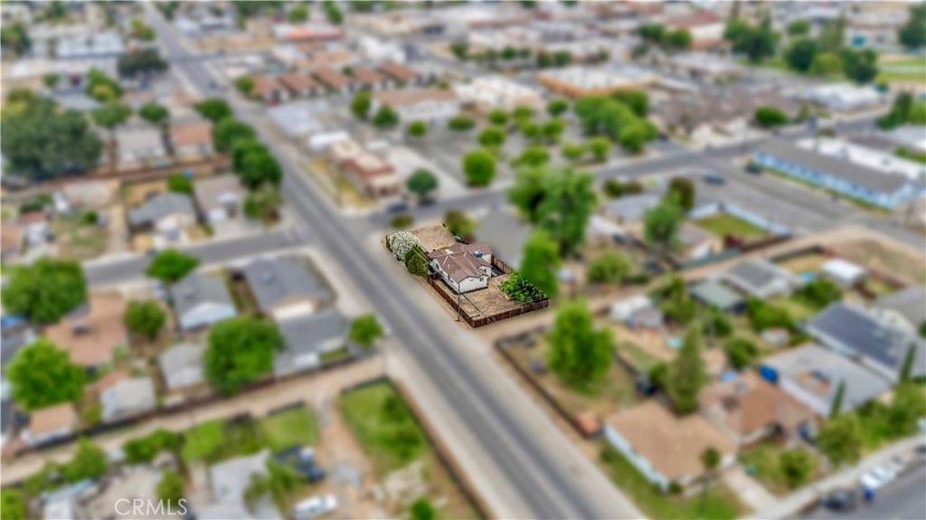 https://media.crmls.org/medias/52697e92-91f5-4087-b15b-e5205e5b6ce9.jpg?preset=X-Large