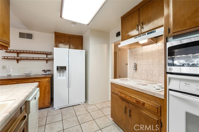 Detail Gallery Image 10 of 36 For 41287 Collegian Way, Hemet,  CA 92544 - 3 Beds | 2 Baths