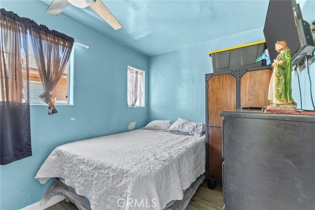225 S Kern Avenue, Los Angeles CA: https://media.crmls.org/medias/526aa453-454f-4cfa-81e1-9e0e96b5f1b8.jpg