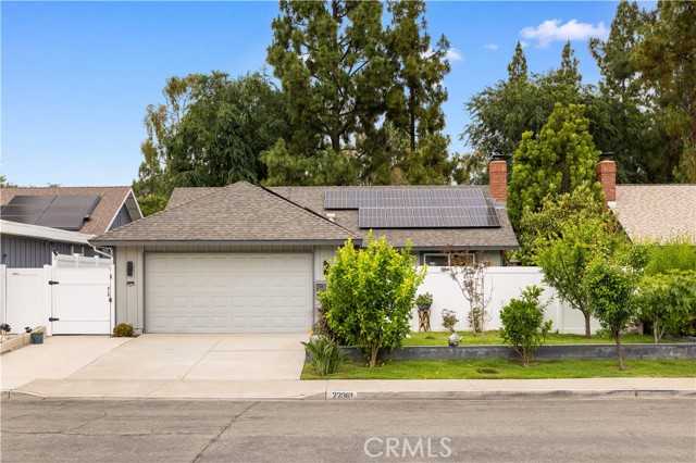 22361 Torino, Laguna Hills CA: https://media.crmls.org/medias/526af93e-613a-46b4-9630-38430e84d71f.jpg