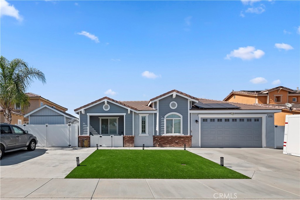 2243 Finch