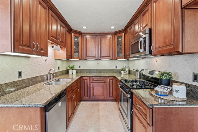 Detail Gallery Image 15 of 48 For 4332 Coldwater Canyon Ave #3,  Studio City,  CA 91604 - 2 Beds | 3 Baths