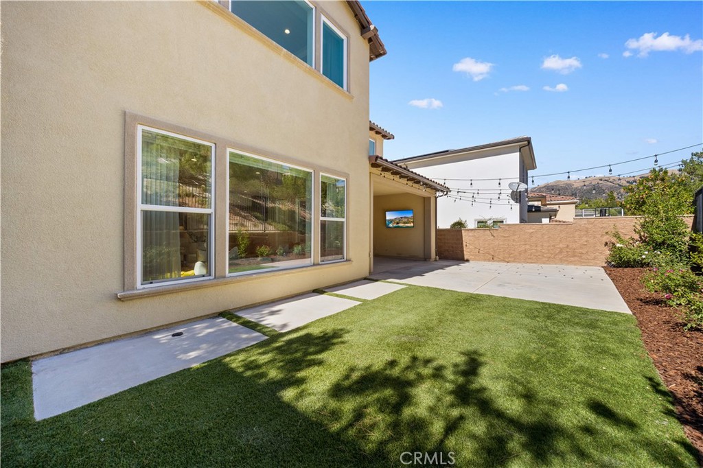 MLS #OC25251209 image #19