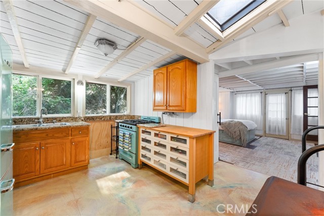 25 Hot Spring Canyon Rd, San Juan Capistrano CA: https://media.crmls.org/medias/526c83bb-d14f-4bc9-a6ee-785d0c3df3d1.jpg