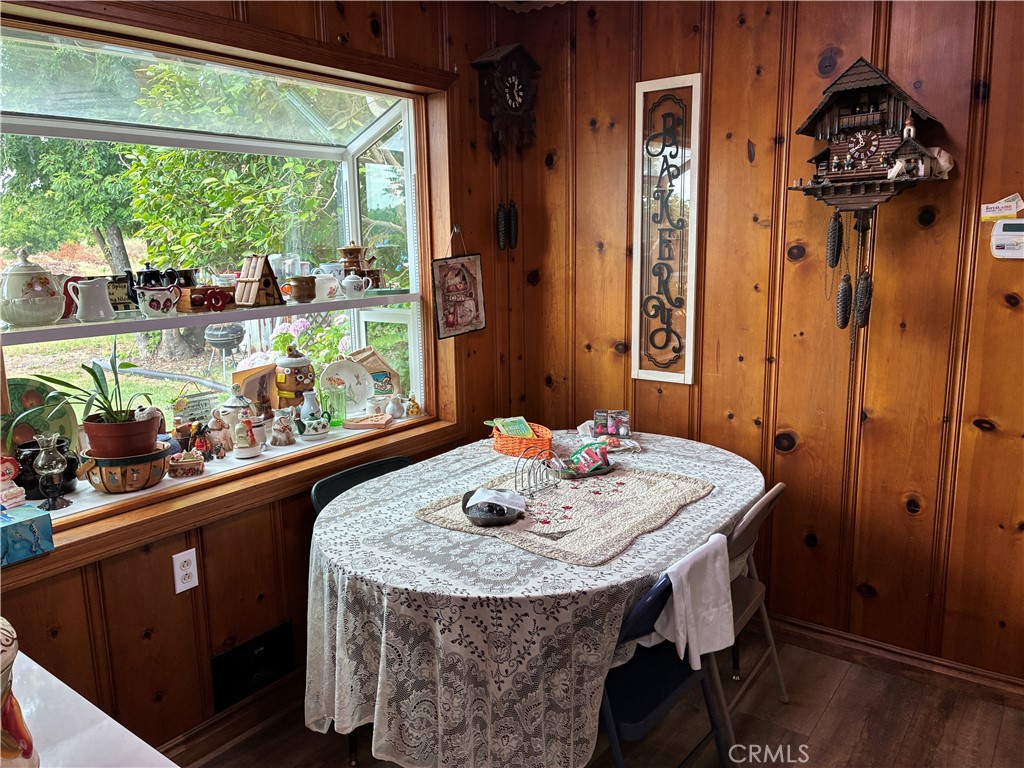https://media.crmls.org/medias/526cc448-6aaa-49c8-8d03-a2d63a372571.jpg?preset=X-Large