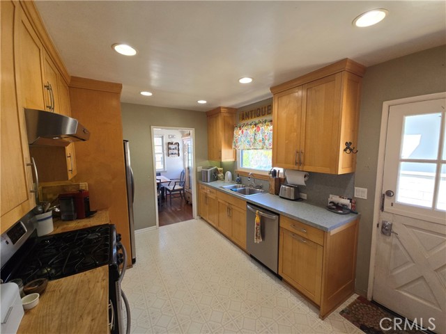 1950 Springfield Avenue, Hermosa Beach, California 90254, 3 Bedrooms Bedrooms, ,1 BathroomBathrooms,Residential,Sold,Springfield,SB24097224