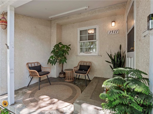 1511 N Maple Street, Burbank CA: https://media.crmls.org/medias/526e11cb-1308-4d98-9cdf-147eed5d357c.jpg