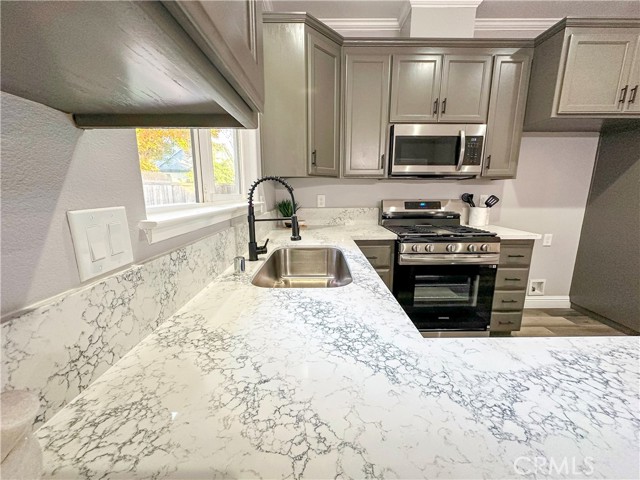 Detail Gallery Image 13 of 43 For 16 Tierra Rosa, Chico,  CA 95973 - 3 Beds | 2 Baths