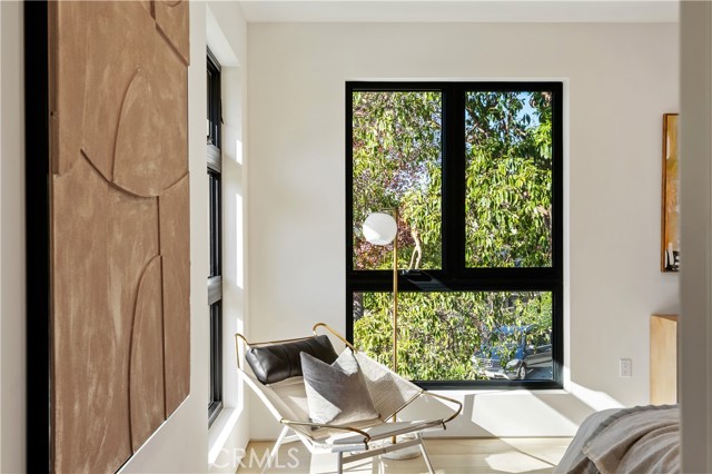 10840 Queensland, Los Angeles CA: https://media.crmls.org/medias/526e7e56-ac62-4036-9db8-51d0985df670.jpg