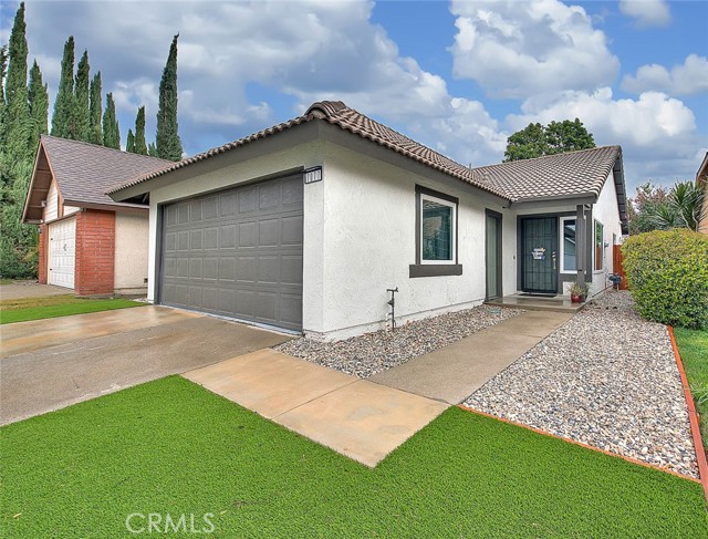 Detail Gallery Image 2 of 39 For 7077 Iris, Rancho Cucamonga,  CA 91739 - 3 Beds | 2 Baths