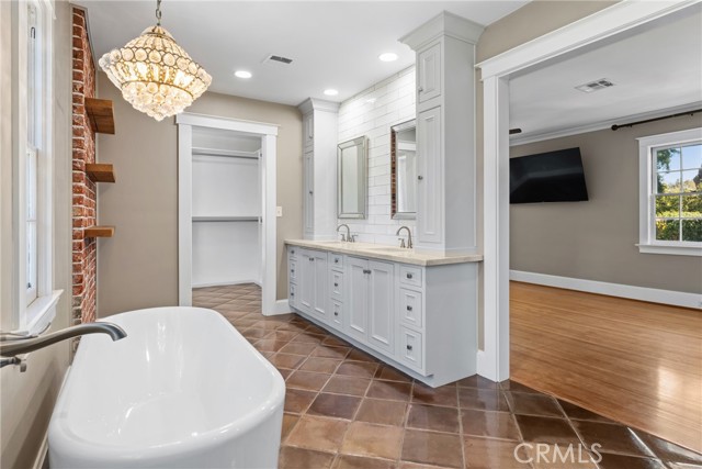 Detail Gallery Image 21 of 41 For 1205 W Highland Ave, Redlands,  CA 92373 - 4 Beds | 3/2 Baths