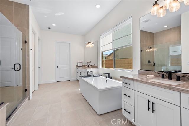 Detail Gallery Image 14 of 33 For 11731 Canoga Ave, Chatsworth,  CA 91311 - 5 Beds | 5/1 Baths