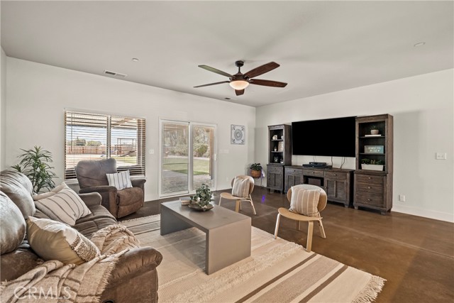 Detail Gallery Image 5 of 48 For 4209 Caballo Way, Chico,  CA 95973 - 3 Beds | 2/1 Baths