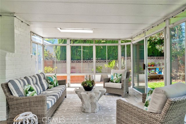 15372 Shasta Lane, Huntington Beach CA: https://media.crmls.org/medias/52705643-6609-476d-a3f0-48b5fae9e688.jpg